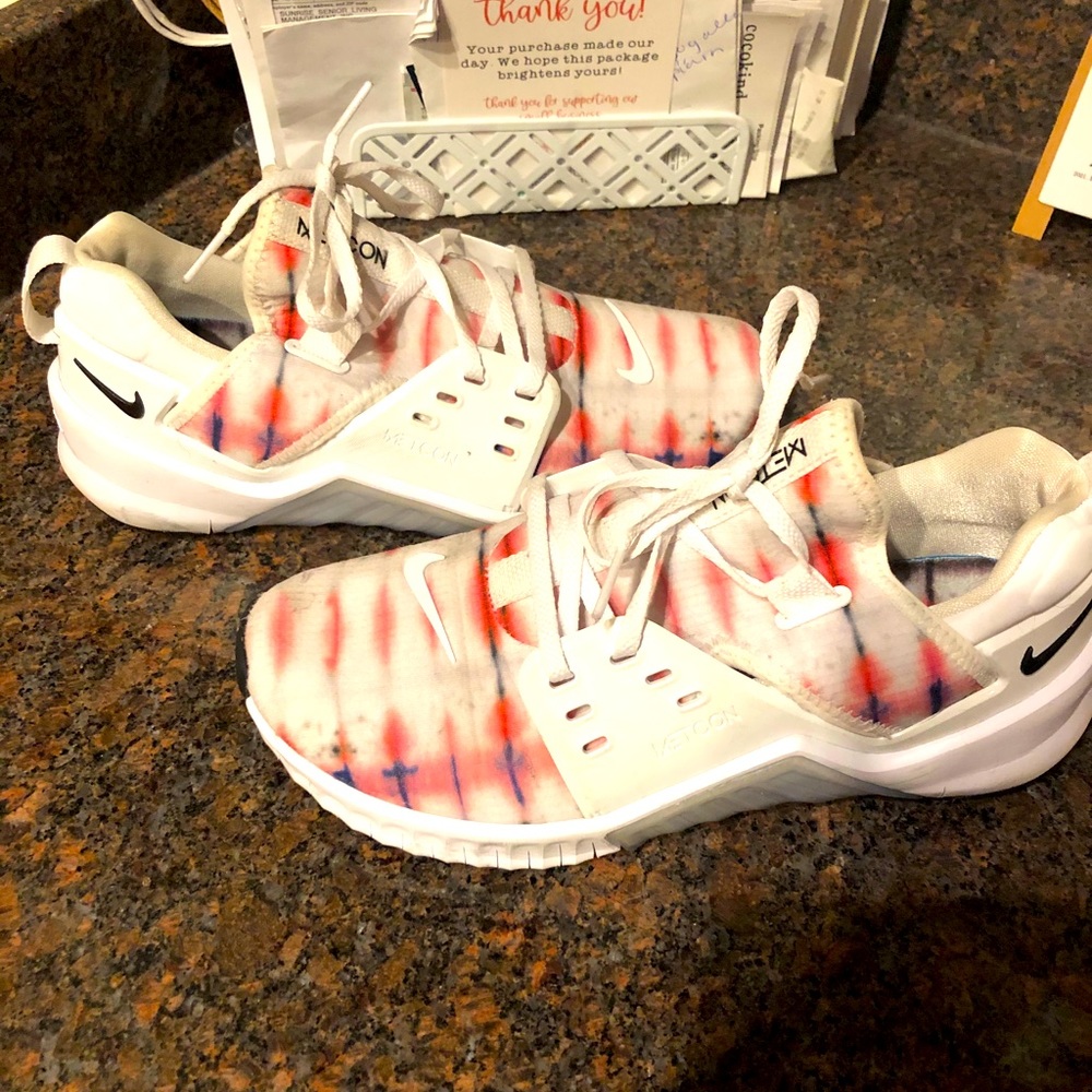 Size 8.5 Metcon Frees
